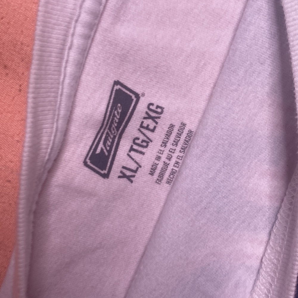 Size xL!! - Picture 2 of 2